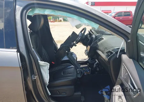 2023 Ford Edge Titanium z USA, uszkodzony, nr VIN 2FMPK4K94PBA11423